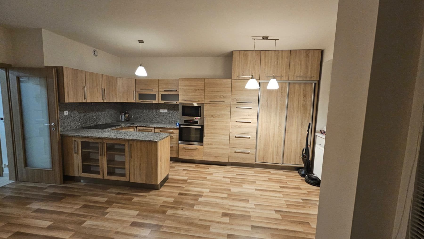 Prenájom bytu 3-izbový 66 m², Jindřicha Bubeníčka, Praha, Praha Prenájom bytu 3-izbový 66 m², Jindřicha Bubeníčka, Praha, Praha