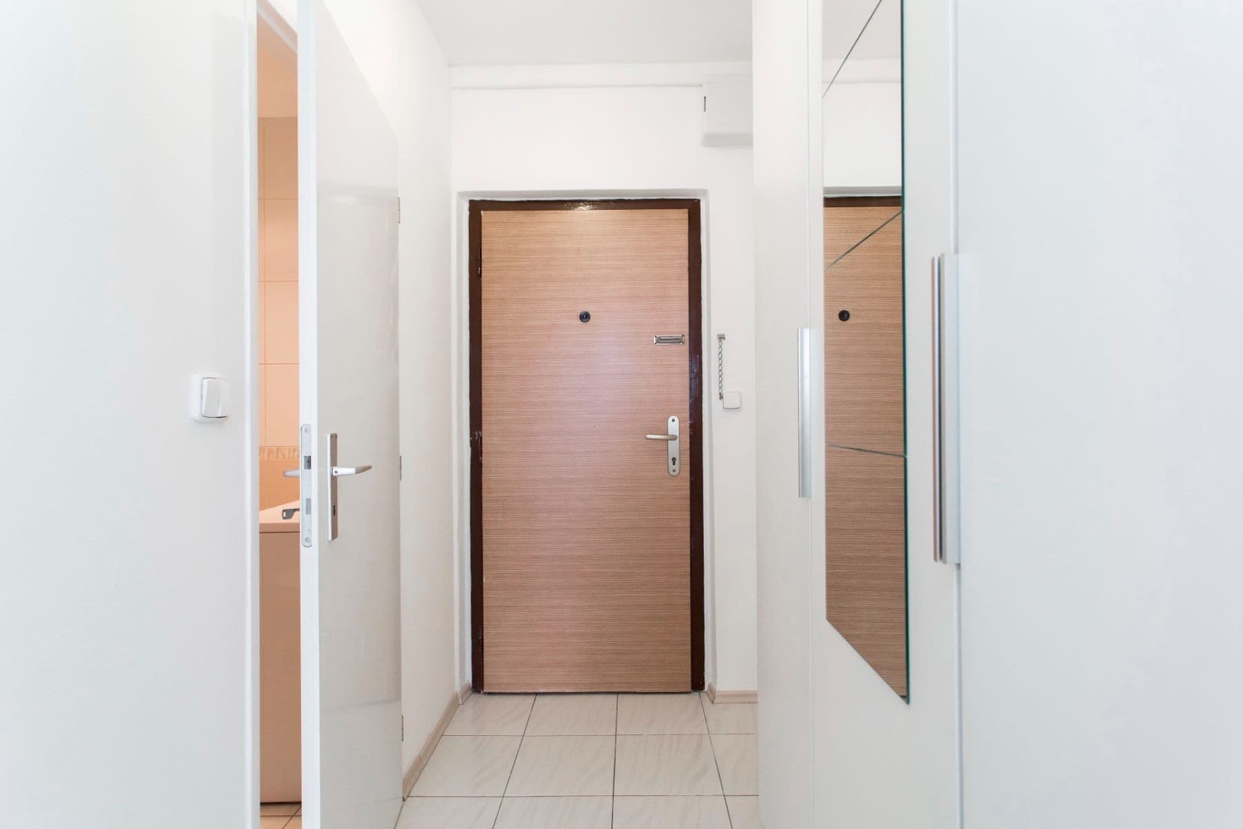 Prenájom bytu 1-izbový 27 m², Křivoklátská, Praha, Praha Prenájom bytu 1-izbový 27 m², Křivoklátská, Praha, Praha