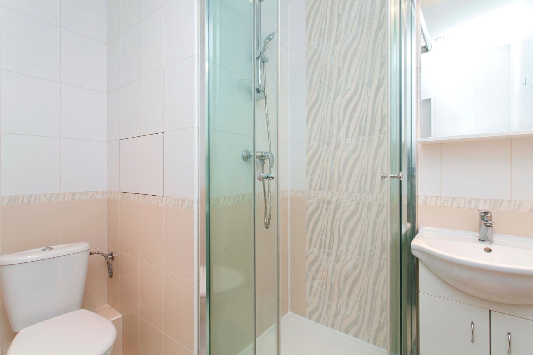 Prenájom bytu 1-izbový 27 m², Křivoklátská, Praha, Praha Prenájom bytu 1-izbový 27 m², Křivoklátská, Praha, Praha