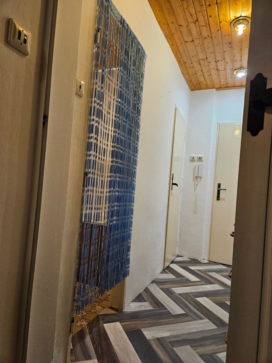 Predaj bytu 1-izbový 28 m², Jeremenkova, Praha, Praha Predaj bytu 1-izbový 28 m², Jeremenkova, Praha, Praha