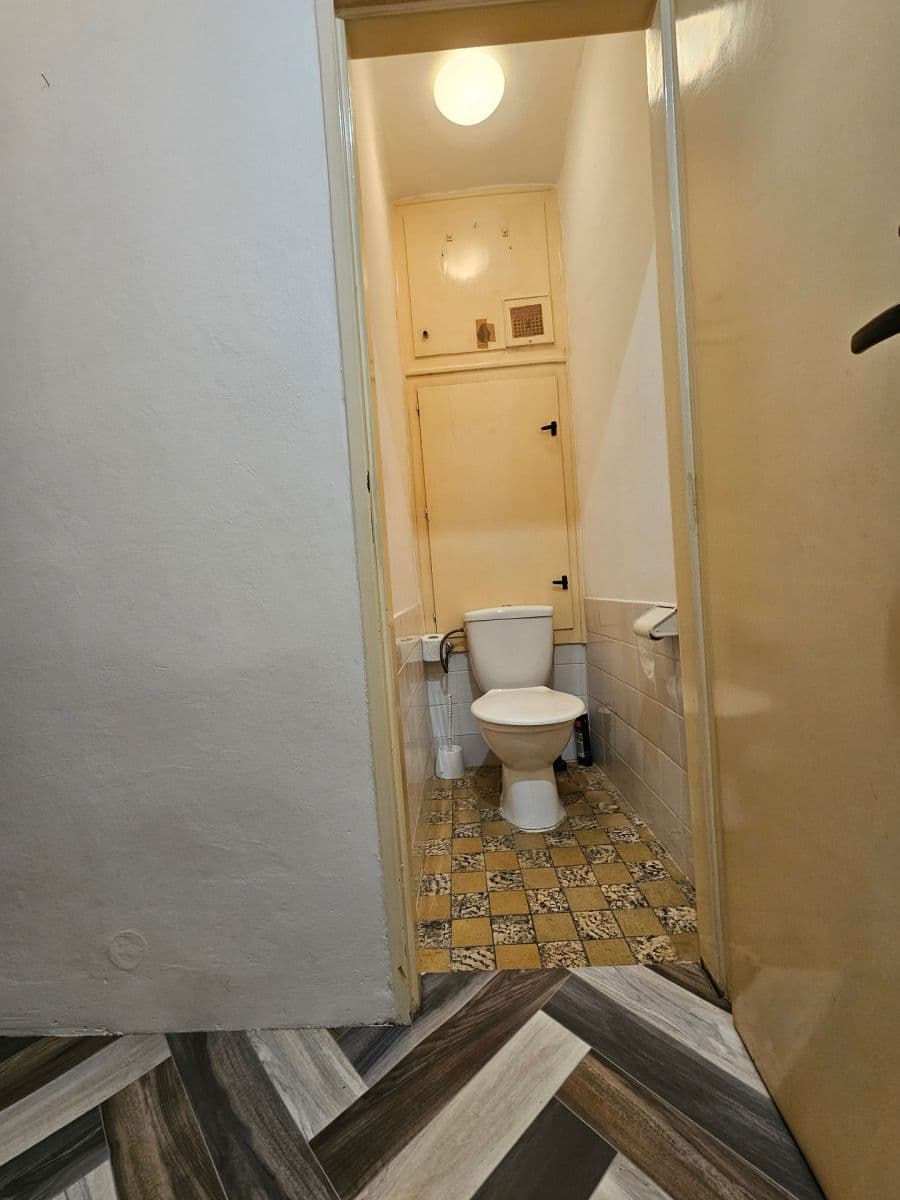 Predaj bytu 1-izbový 28 m², Jeremenkova, Praha, Praha Predaj bytu 1-izbový 28 m², Jeremenkova, Praha, Praha