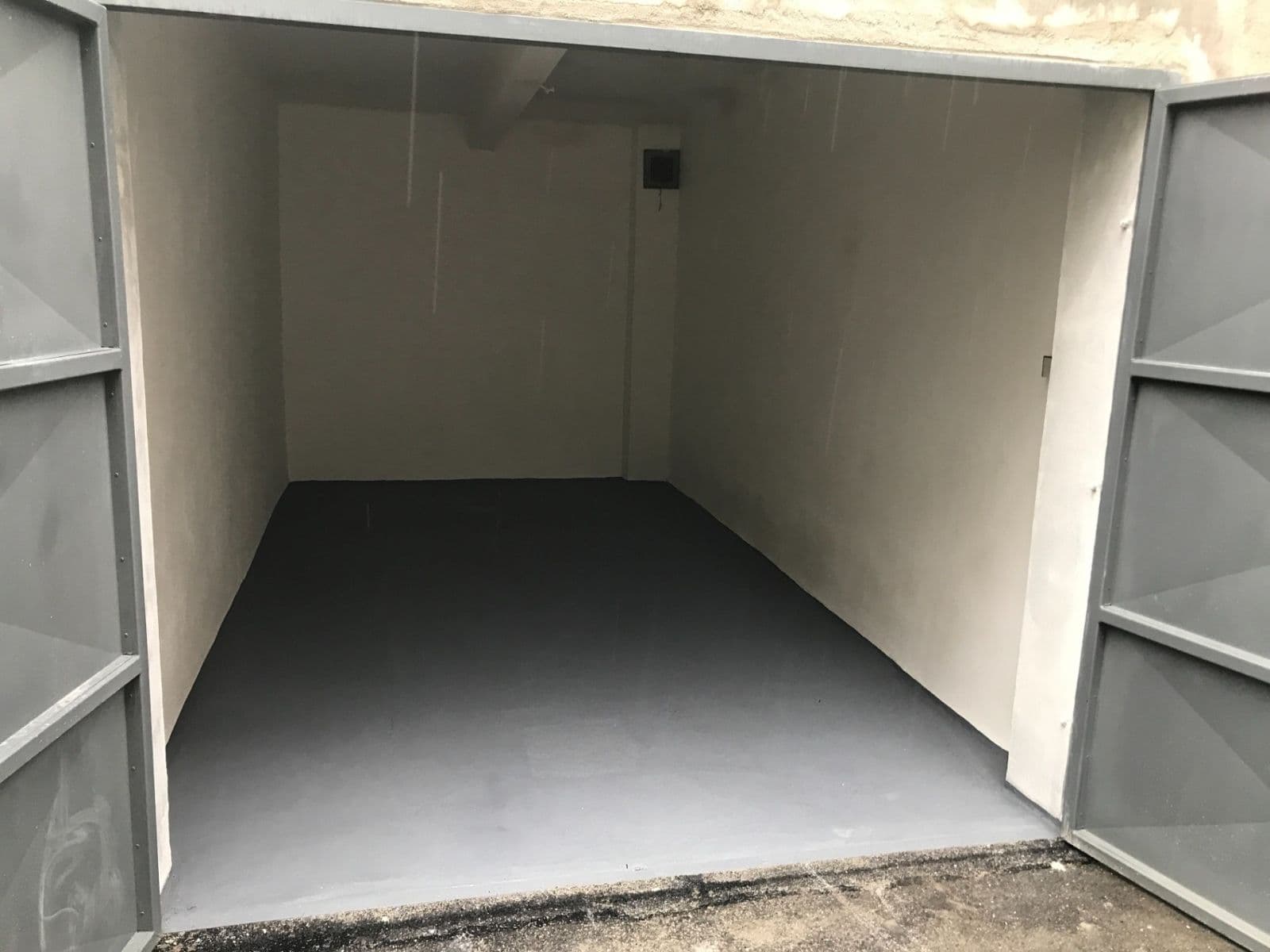 Prenájom garáže 20 m², Zelinářská, Praha, Praha Prenájom garáže 20 m², Zelinářská, Praha, Praha