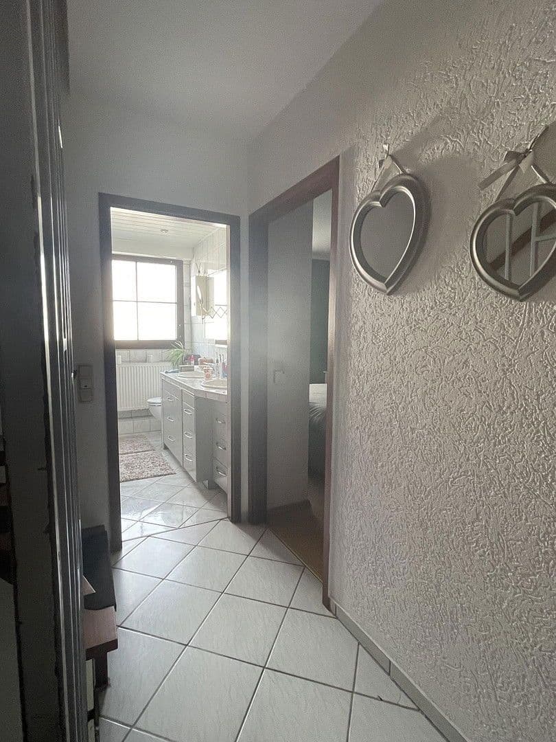 Predaj domu 129 m², pozemek 309 m², Rösrath, Severné Porýnie - Westfálsko Predaj domu 129 m², pozemek 309 m², Rösrath, Severné Porýnie - Westfálsko