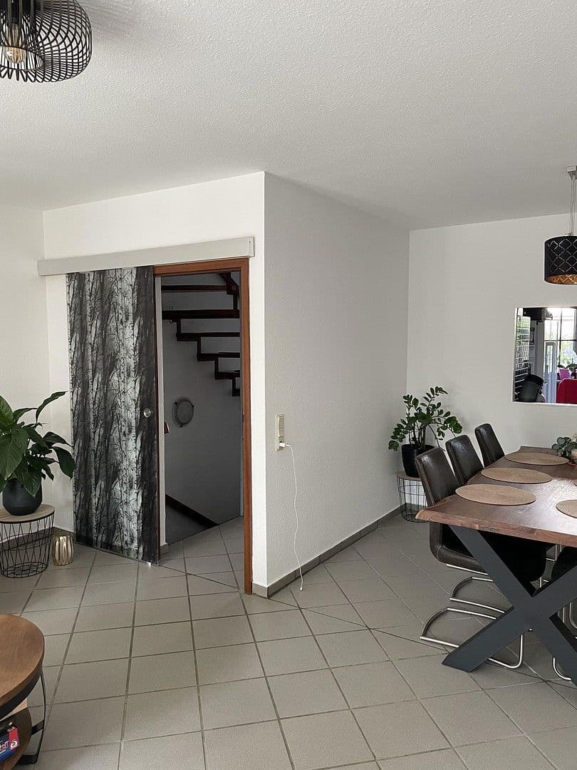 Predaj domu 129 m², pozemek 309 m², Rösrath, Severné Porýnie - Westfálsko Predaj domu 129 m², pozemek 309 m², Rösrath, Severné Porýnie - Westfálsko