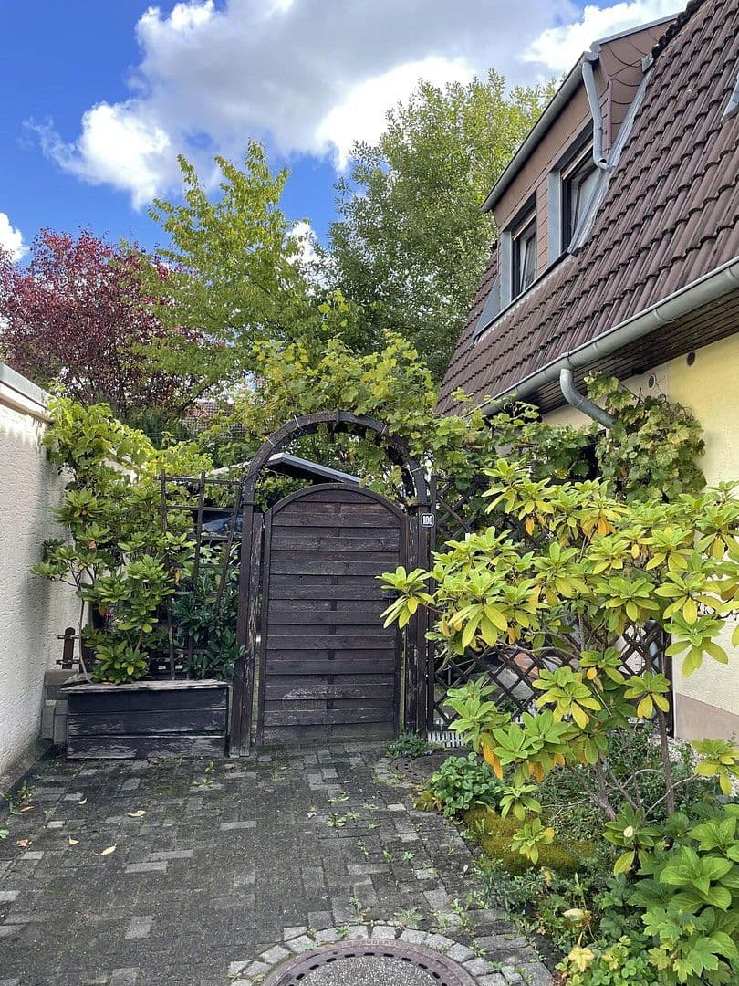 Predaj domu 129 m², pozemek 309 m², Rösrath, Severné Porýnie - Westfálsko Predaj domu 129 m², pozemek 309 m², Rösrath, Severné Porýnie - Westfálsko