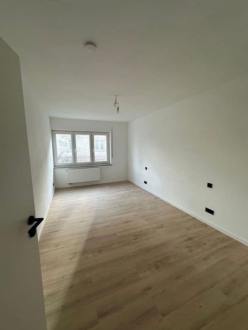Prenájom bytu 3-izbový 105 m², Johannesstraße 55a, Stuttgart, Bádensko-Wurttembersko Prenájom bytu 3-izbový 105 m², Johannesstraße 55a, Stuttgart, Bádensko-Wurttembersko