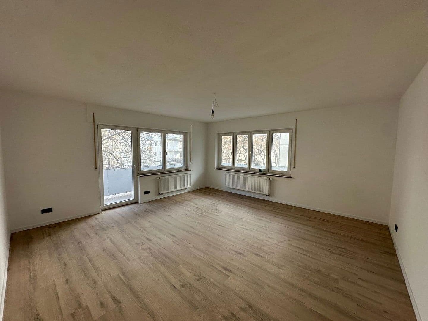 Prenájom bytu 3-izbový 105 m², Johannesstraße 55a, Stuttgart, Bádensko-Wurttembersko Prenájom bytu 3-izbový 105 m², Johannesstraße 55a, Stuttgart, Bádensko-Wurttembersko