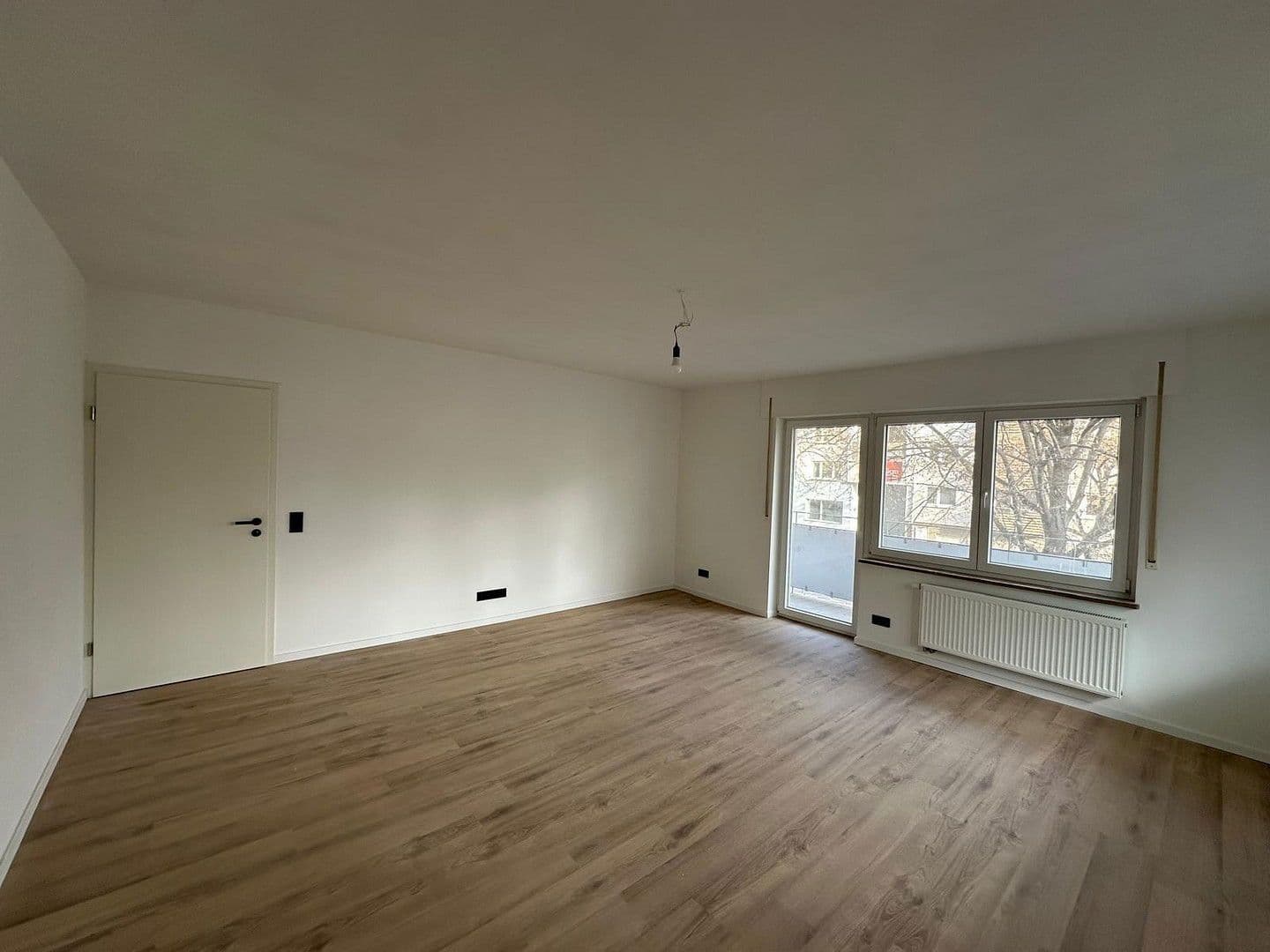 Prenájom bytu 3-izbový 105 m², Johannesstraße 55a, Stuttgart, Bádensko-Wurttembersko Prenájom bytu 3-izbový 105 m², Johannesstraße 55a, Stuttgart, Bádensko-Wurttembersko
