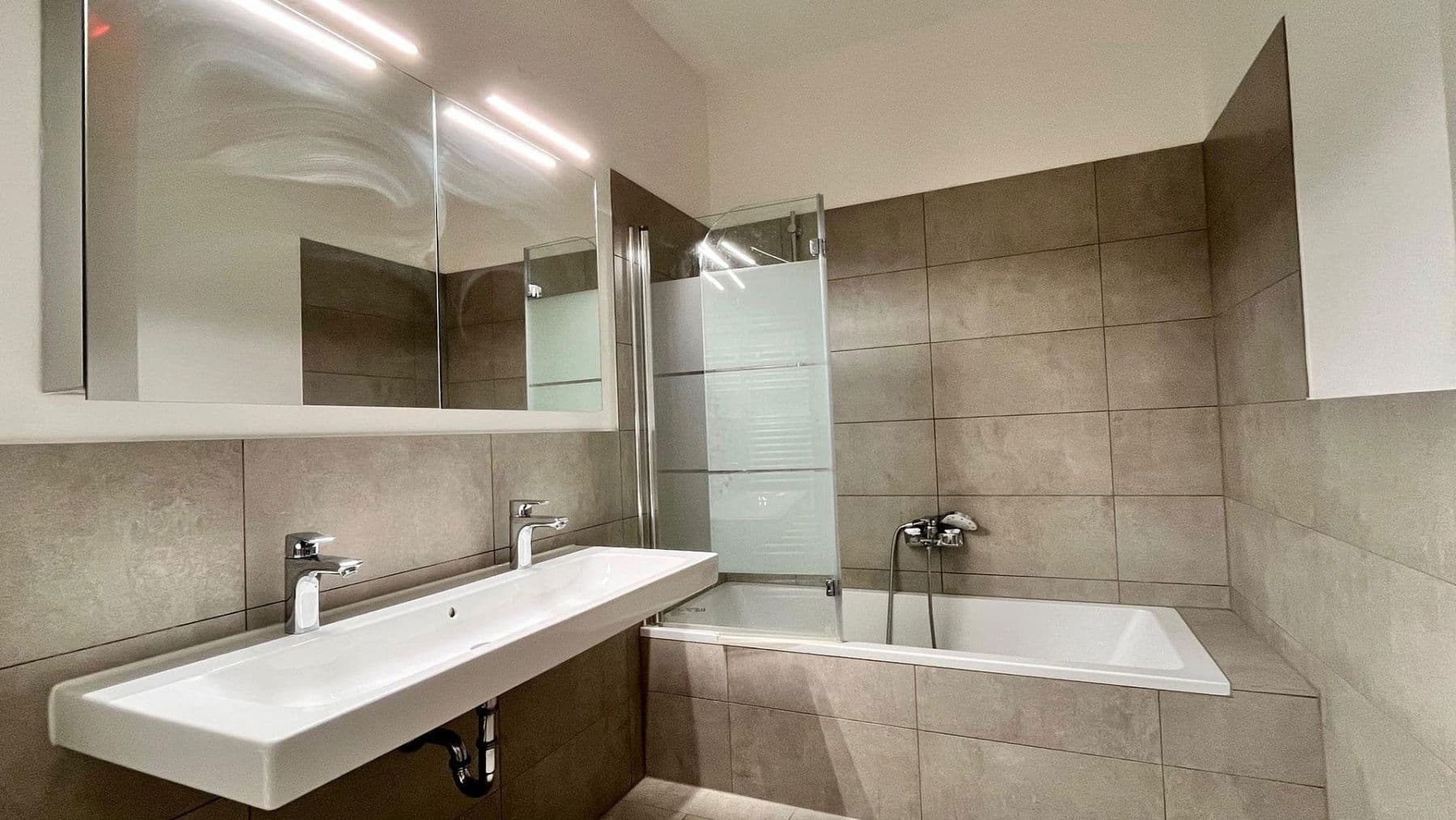 Predaj bytu 6-izbový 187 m², Donauwörther Str. 121, Augsburg, Bavorsko Predaj bytu 6-izbový 187 m², Donauwörther Str. 121, Augsburg, Bavorsko