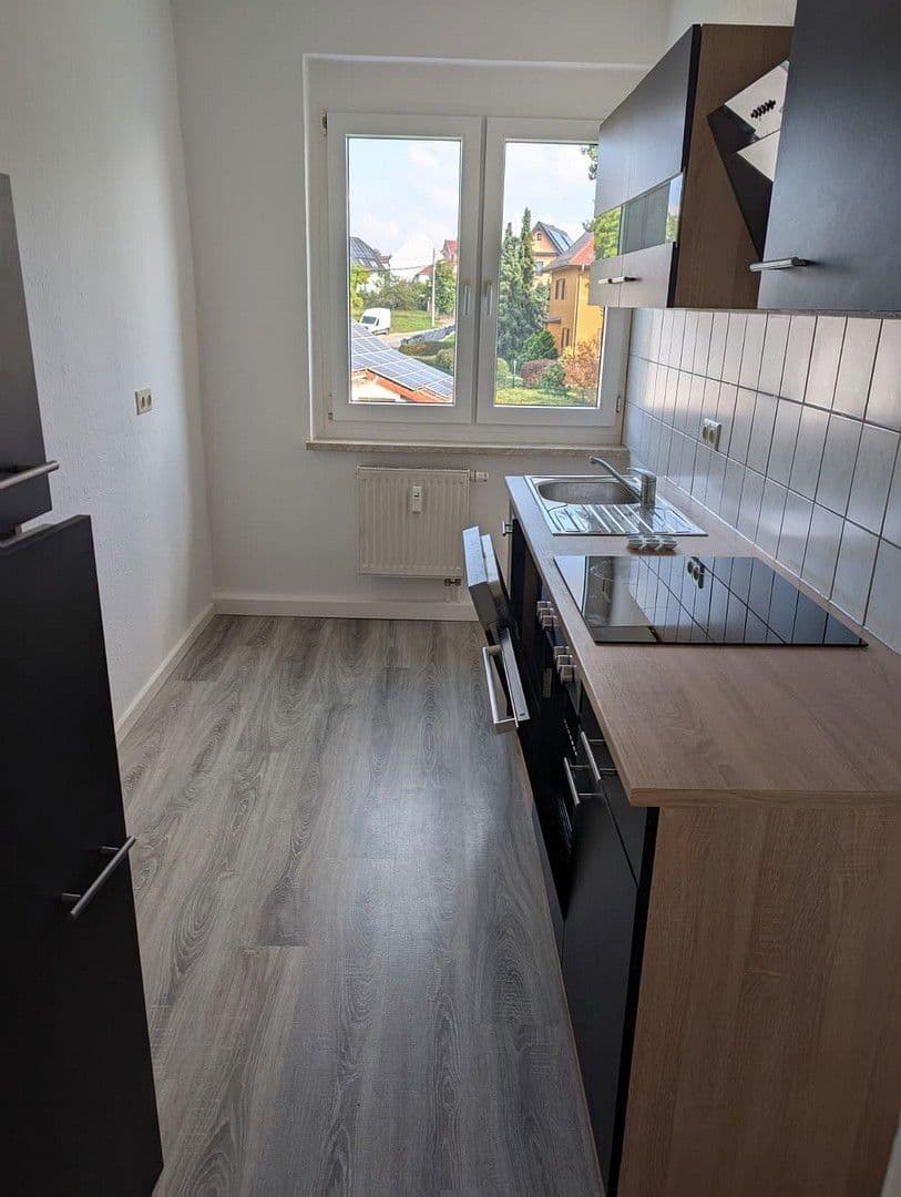 Prenájom bytu 4-izbový 75 m², Seligenstädter Straße 12, Gera - Aga, Durínsko Prenájom bytu 4-izbový 75 m², Seligenstädter Straße 12, Gera - Aga, Durínsko