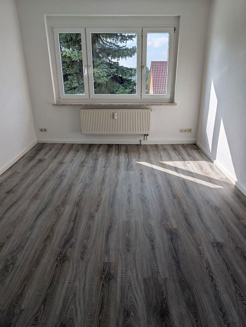 Prenájom bytu 4-izbový 75 m², Seligenstädter Straße 12, Gera - Aga, Durínsko Prenájom bytu 4-izbový 75 m², Seligenstädter Straße 12, Gera - Aga, Durínsko