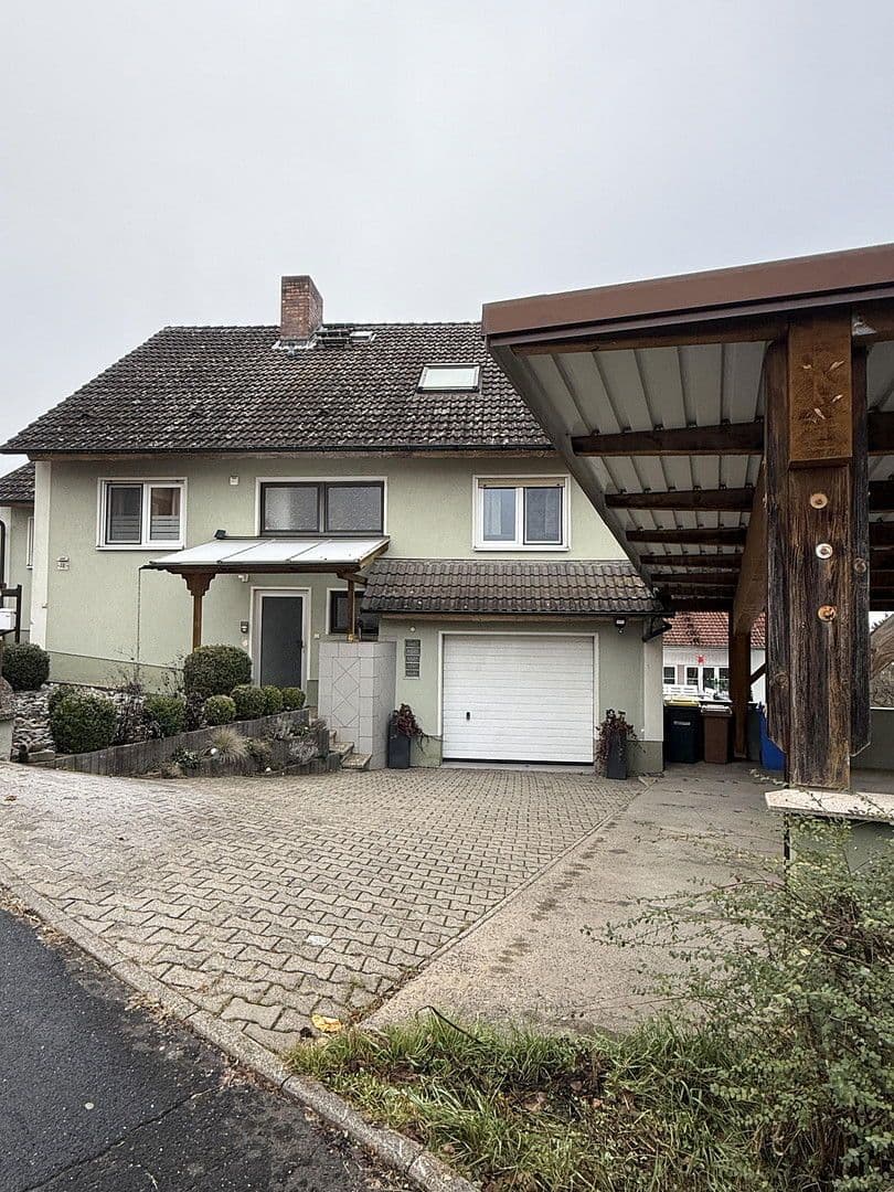 Predaj domu 231 m², pozemek 325 m², Eisingen, Bavorsko Predaj domu 231 m², pozemek 325 m², Eisingen, Bavorsko