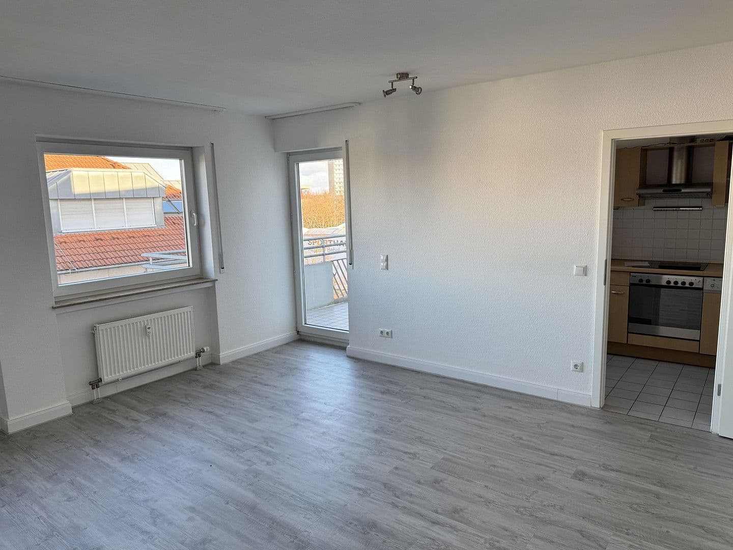 Prenájom bytu 2-izbový 63 m², Schuhmannstr. 55b, Offenbach, Hesensko Prenájom bytu 2-izbový 63 m², Schuhmannstr. 55b, Offenbach, Hesensko