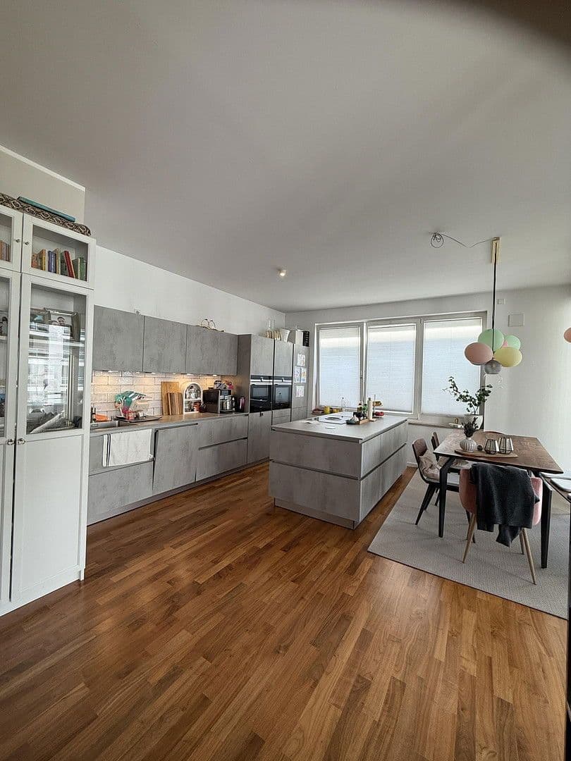 Predaj bytu 3-izbový 113 m², Berlin, Berlín Predaj bytu 3-izbový 113 m², Berlin, Berlín