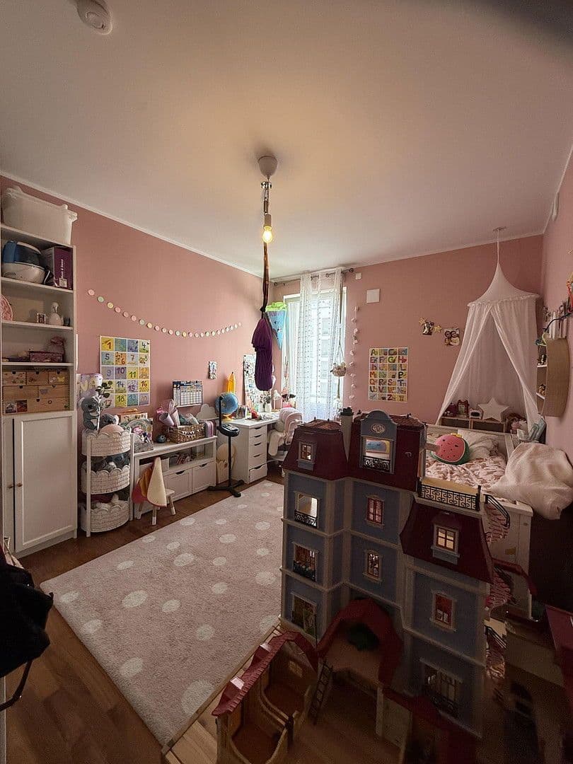 Predaj bytu 3-izbový 113 m², Berlin, Berlín Predaj bytu 3-izbový 113 m², Berlin, Berlín