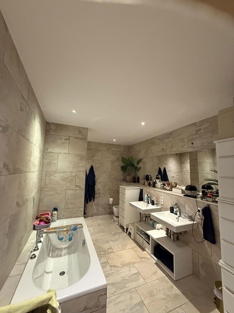 Predaj bytu 3-izbový 113 m², Berlin, Berlín Predaj bytu 3-izbový 113 m², Berlin, Berlín