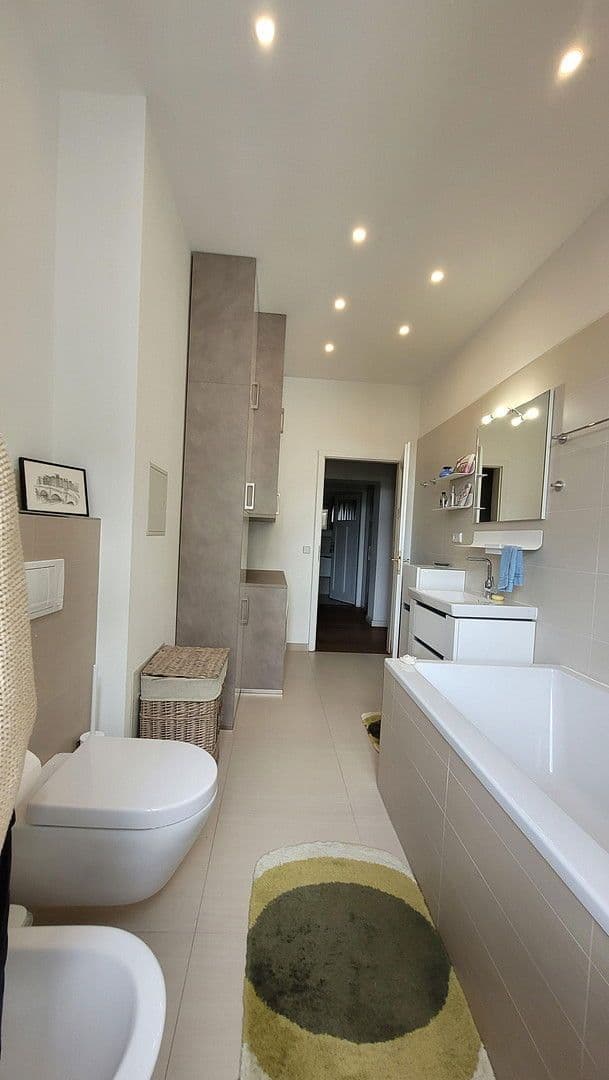 Predaj bytu 3-izbový 110 m², Florastr. 33B, Berlin, Berlín Predaj bytu 3-izbový 110 m², Florastr. 33B, Berlin, Berlín