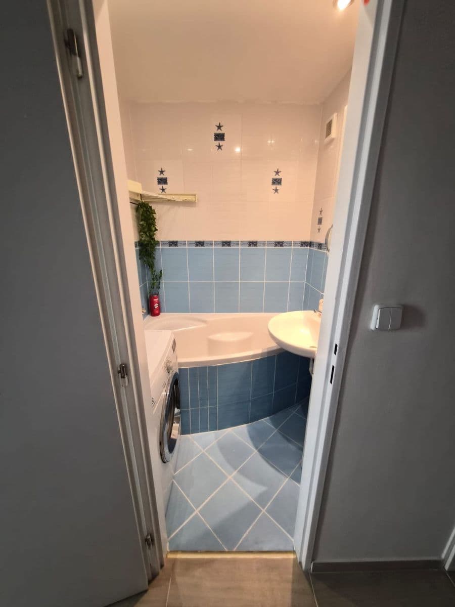 Prenájom bytu 3-izbový 67 m², Červeného kříže, Česká Lípa, Liberecký kraj Prenájom bytu 3-izbový 67 m², Červeného kříže, Česká Lípa, Liberecký kraj