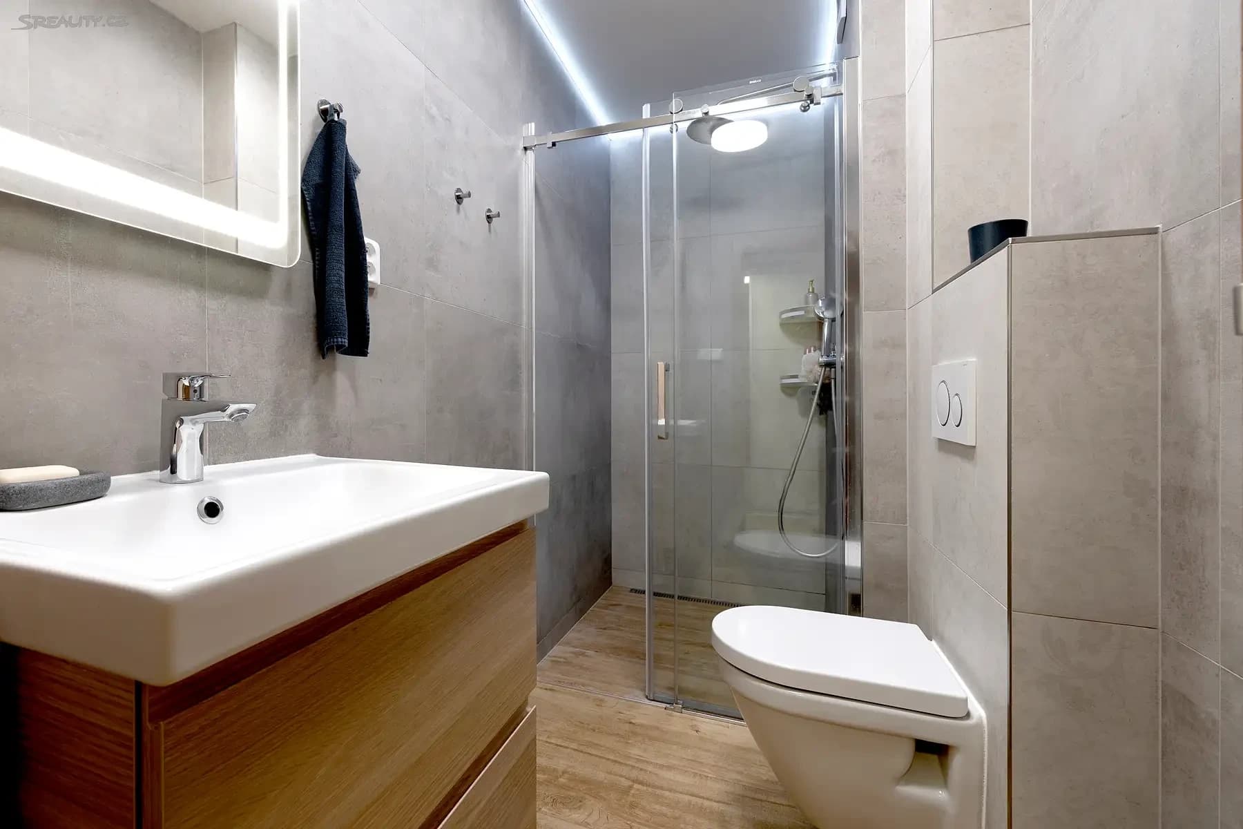 Prenájom bytu 2-izbový 47 m², Kotlaska, Praha, Praha Prenájom bytu 2-izbový 47 m², Kotlaska, Praha, Praha