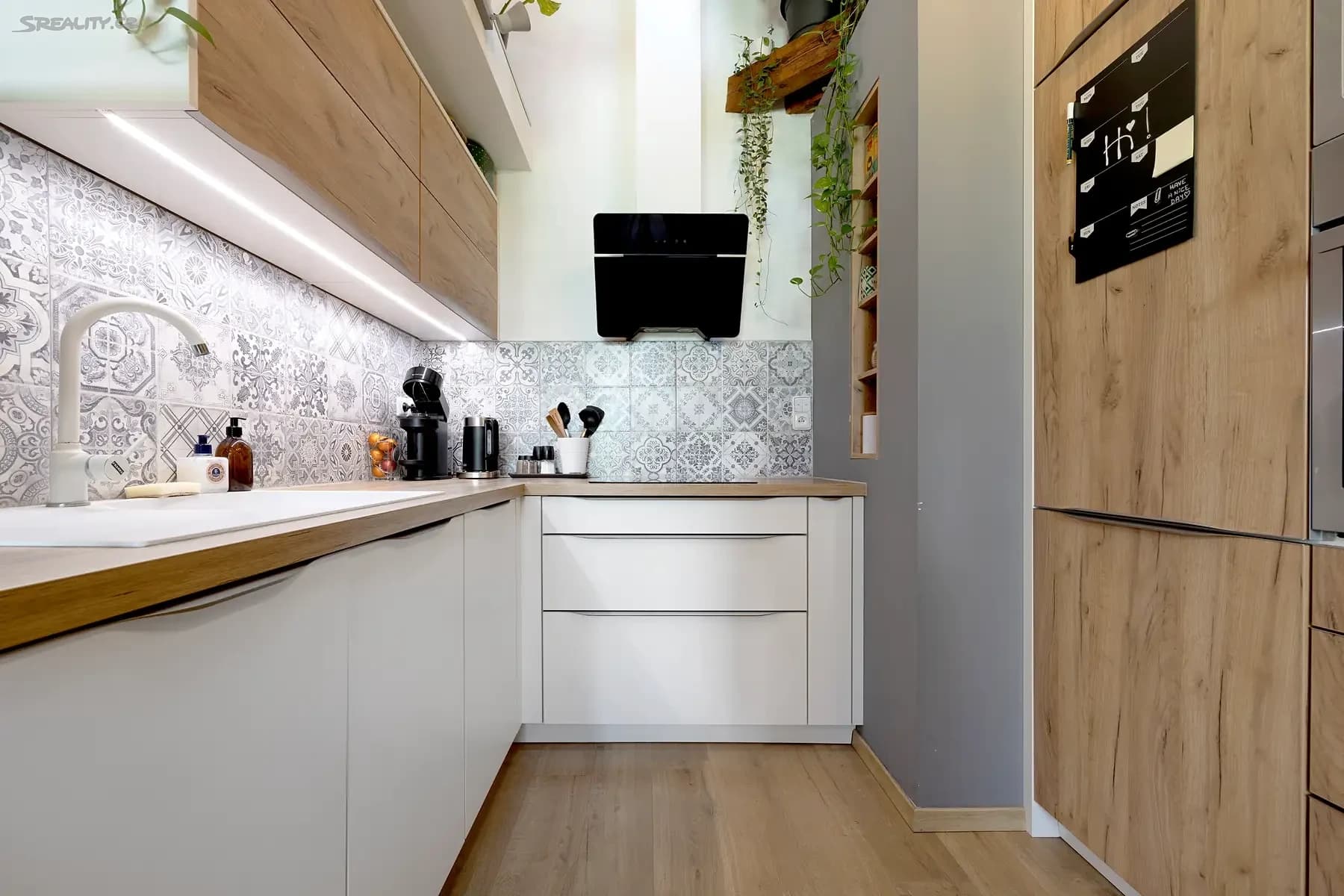 Prenájom bytu 2-izbový 47 m², Kotlaska, Praha, Praha Prenájom bytu 2-izbový 47 m², Kotlaska, Praha, Praha