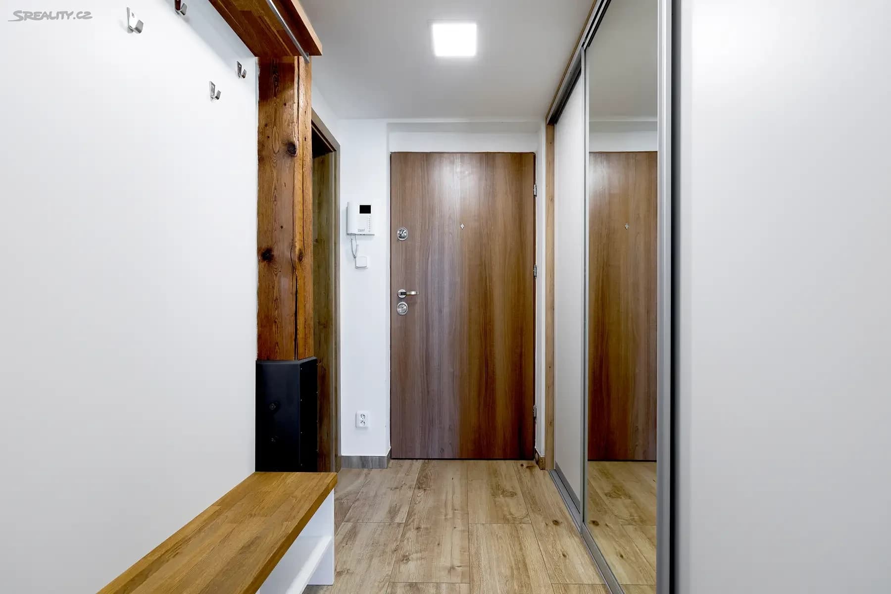 Prenájom bytu 2-izbový 47 m², Kotlaska, Praha, Praha Prenájom bytu 2-izbový 47 m², Kotlaska, Praha, Praha