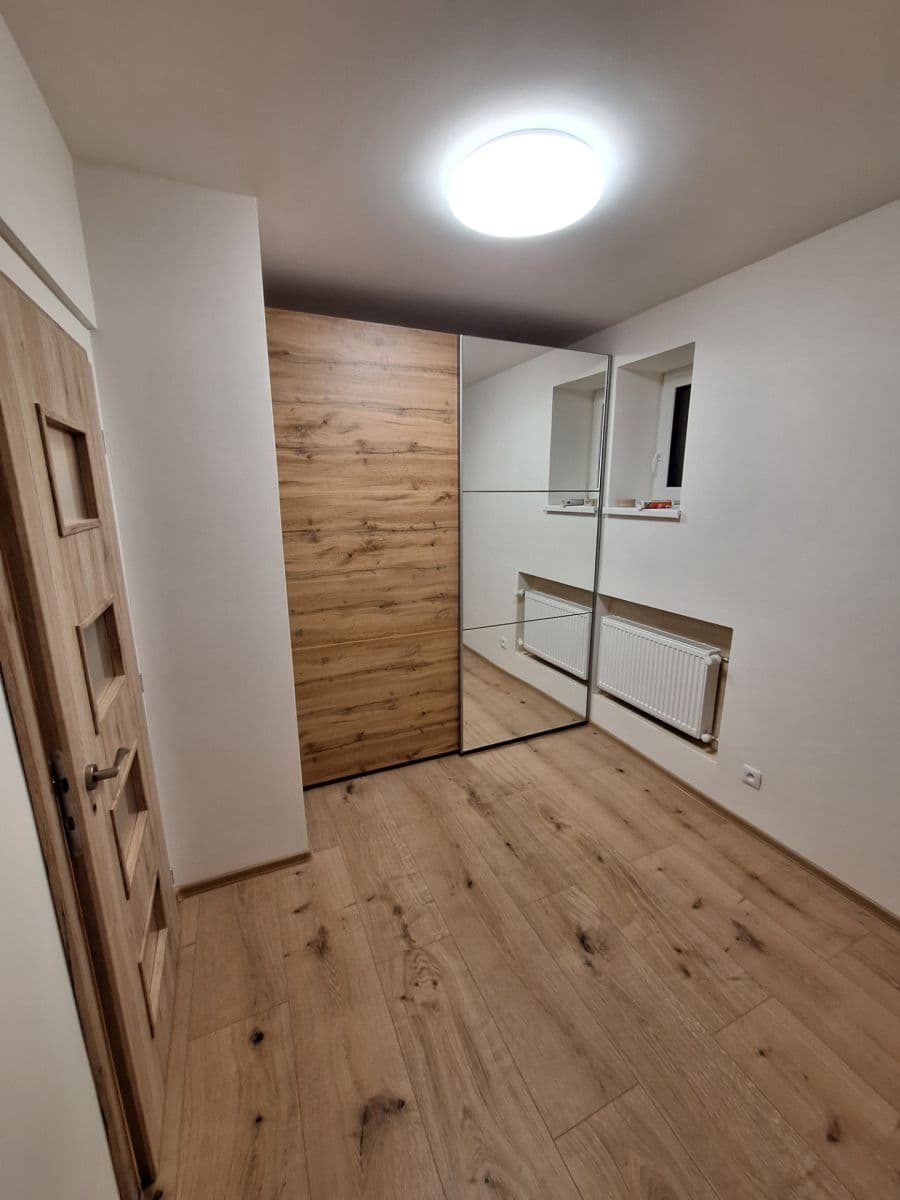 Prenájom bytu 2-izbový 48 m², Pardubická, Praha, Praha Prenájom bytu 2-izbový 48 m², Pardubická, Praha, Praha