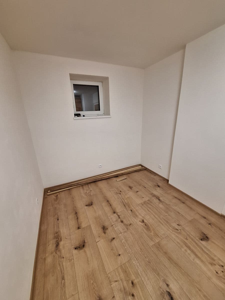 Prenájom bytu 2-izbový 48 m², Pardubická, Praha, Praha Prenájom bytu 2-izbový 48 m², Pardubická, Praha, Praha