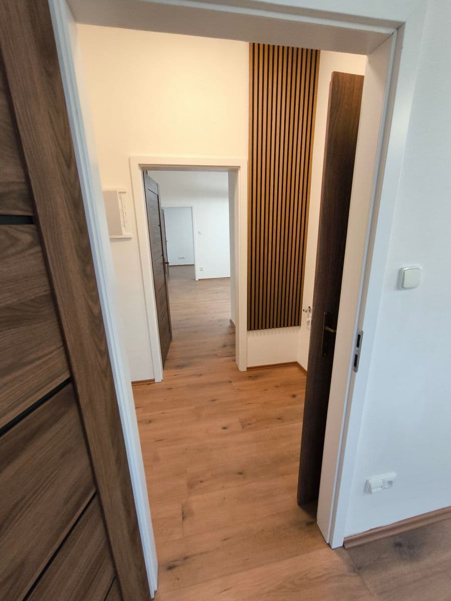 Prenájom bytu 3-izbový 55 m², Pokratická, Litoměřice, Ústecký kraj Prenájom bytu 3-izbový 55 m², Pokratická, Litoměřice, Ústecký kraj