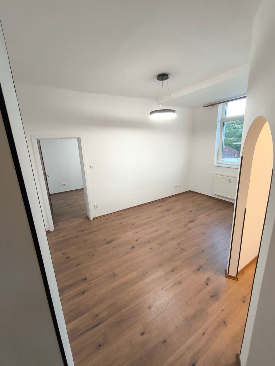 Prenájom bytu 3-izbový 55 m², Pokratická, Litoměřice, Ústecký kraj Prenájom bytu 3-izbový 55 m², Pokratická, Litoměřice, Ústecký kraj