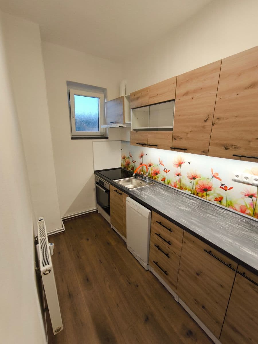 Prenájom bytu 3-izbový 55 m², Pokratická, Litoměřice, Ústecký kraj Prenájom bytu 3-izbový 55 m², Pokratická, Litoměřice, Ústecký kraj