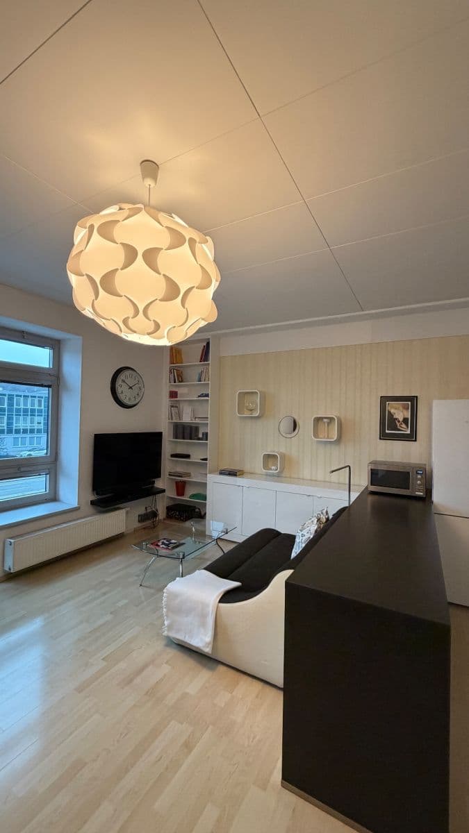 Prenájom bytu 1-izbový 43 m², Českomoravská, Praha, Praha Prenájom bytu 1-izbový 43 m², Českomoravská, Praha, Praha