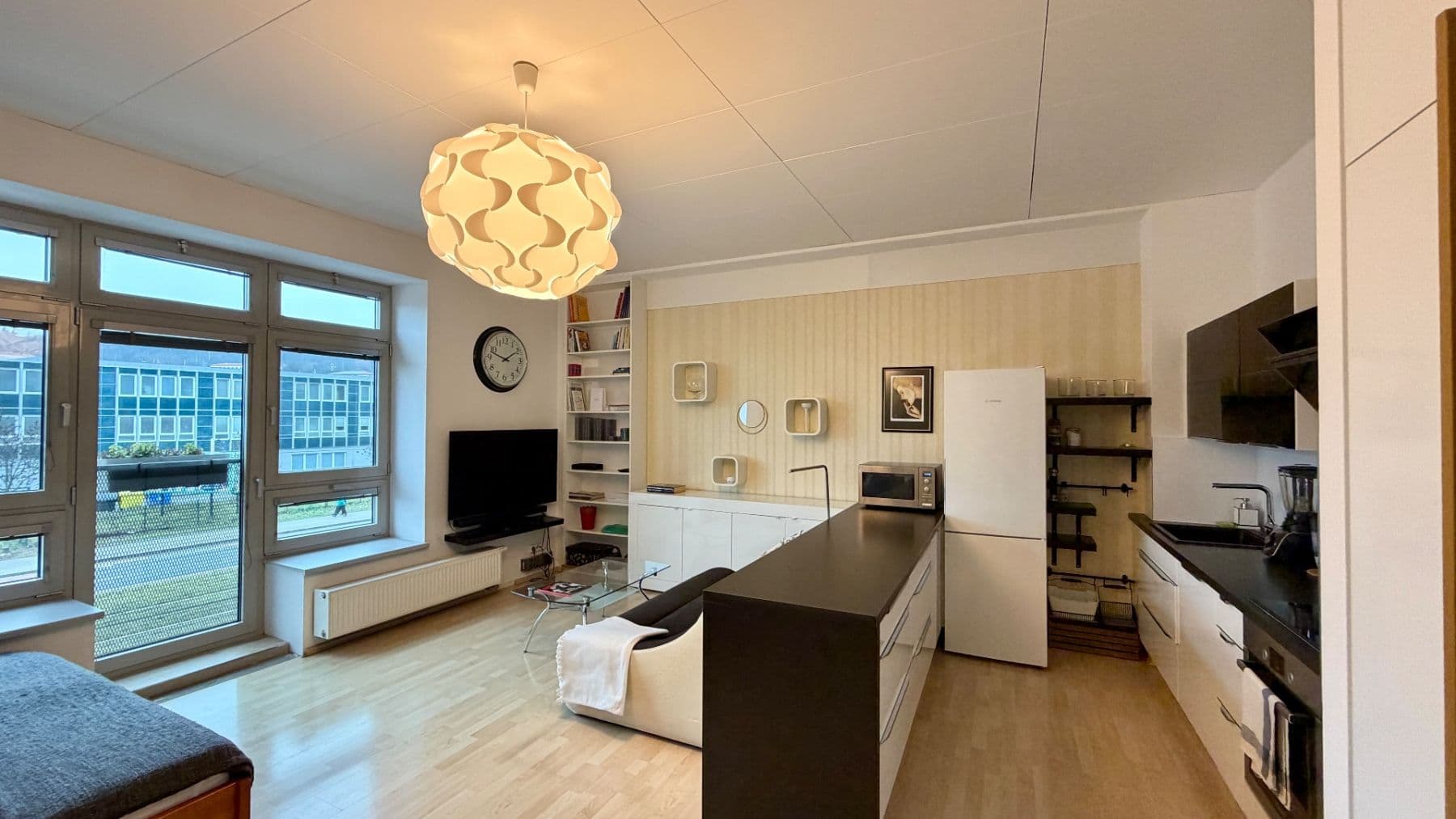 Prenájom bytu 1-izbový 43 m², Českomoravská, Praha, Praha Prenájom bytu 1-izbový 43 m², Českomoravská, Praha, Praha