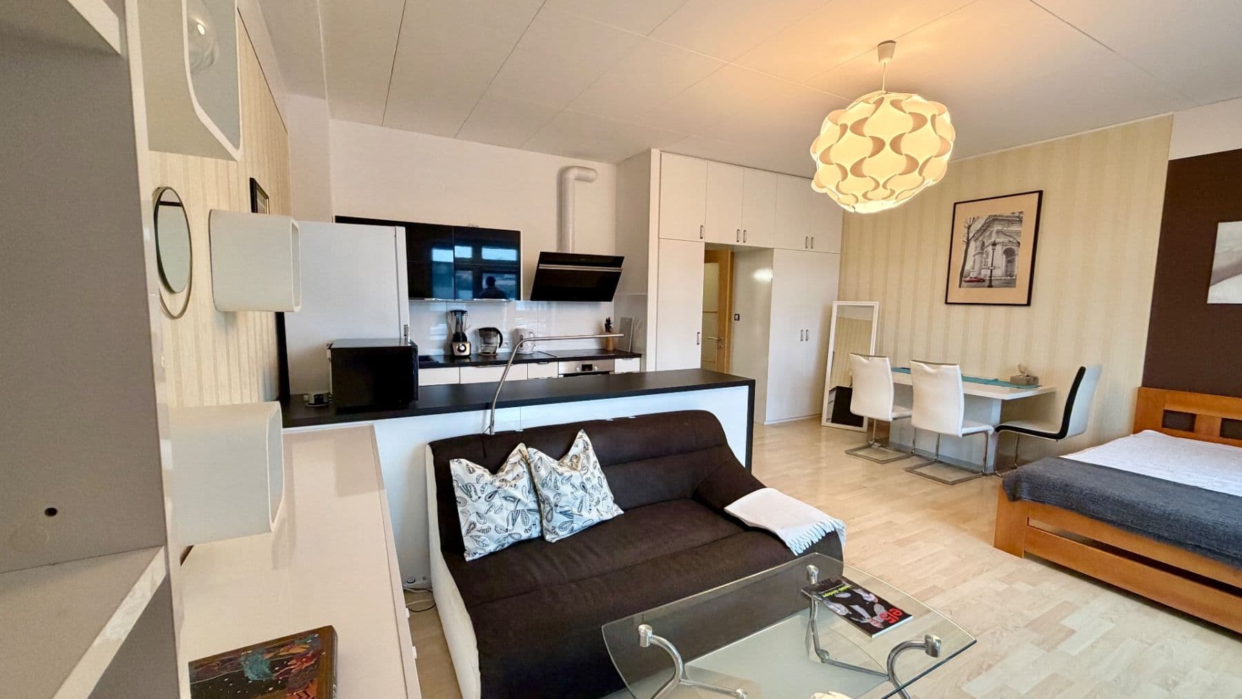 Prenájom bytu 1-izbový 43 m², Českomoravská, Praha, Praha Prenájom bytu 1-izbový 43 m², Českomoravská, Praha, Praha