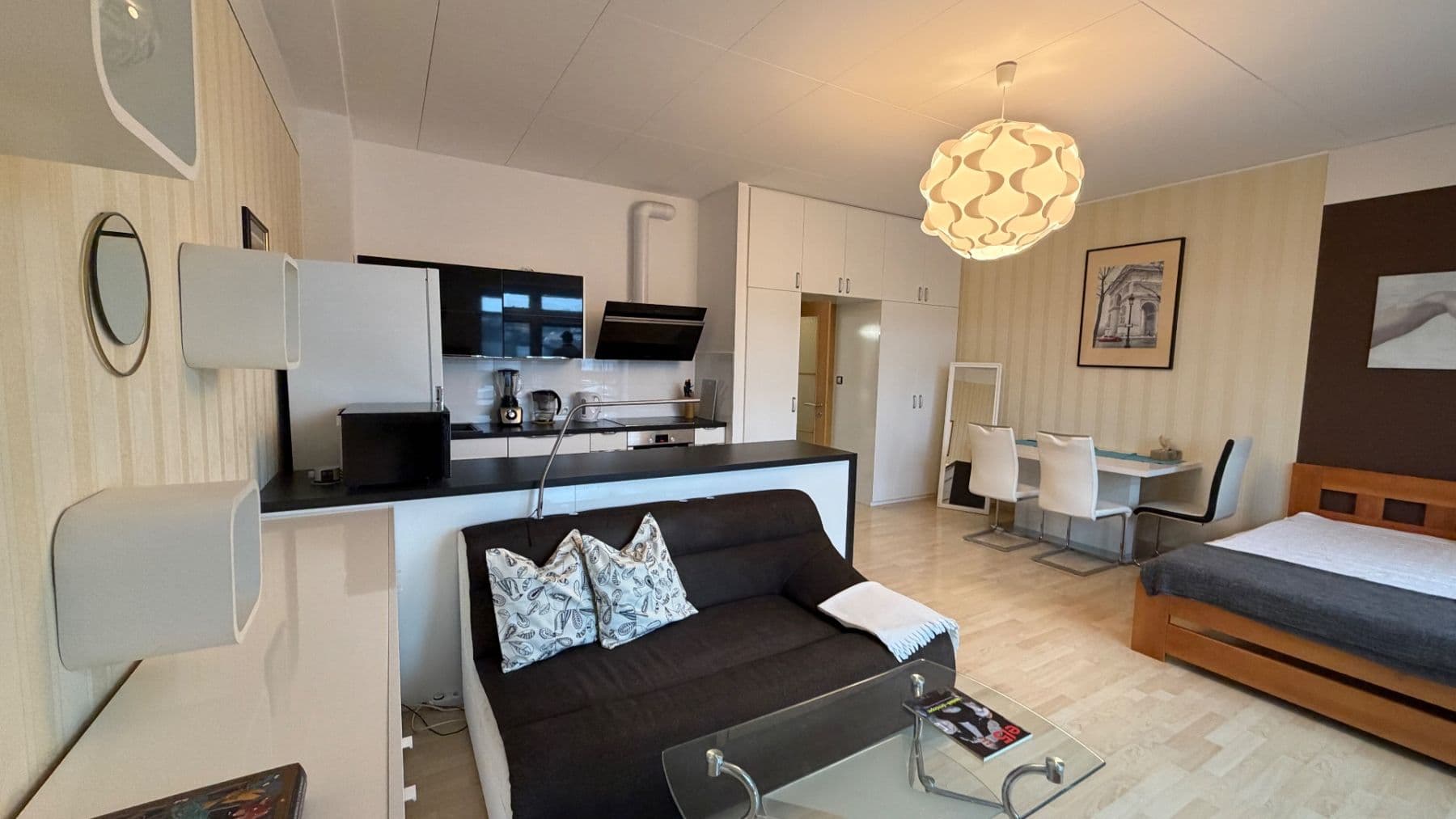 Prenájom bytu 1-izbový 43 m², Českomoravská, Praha, Praha Prenájom bytu 1-izbový 43 m², Českomoravská, Praha, Praha