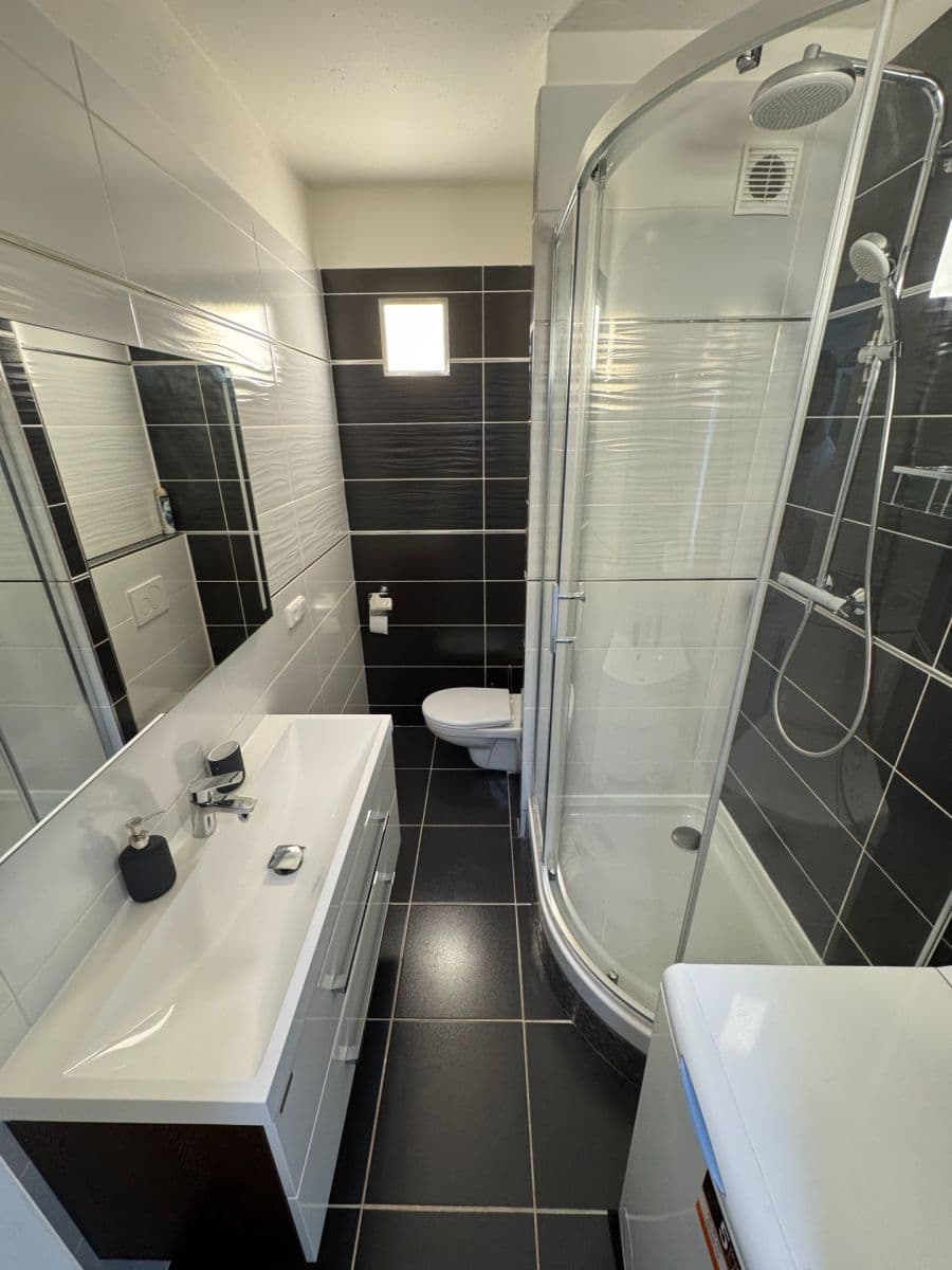 Prenájom bytu 1-izbový 32 m², U Kamýku, Praha, Praha Prenájom bytu 1-izbový 32 m², U Kamýku, Praha, Praha