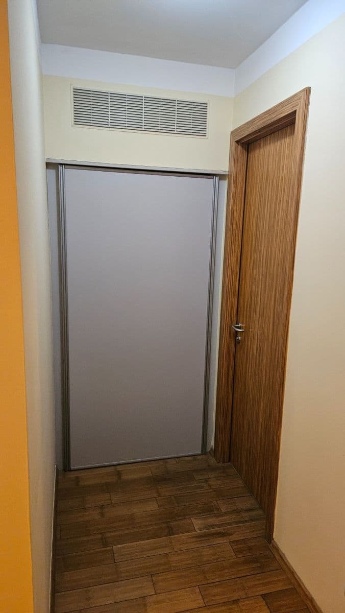 Prenájom bytu 2-izbový 47 m², V Lázních, Jesenice, Středočeský kraj Prenájom bytu 2-izbový 47 m², V Lázních, Jesenice, Středočeský kraj