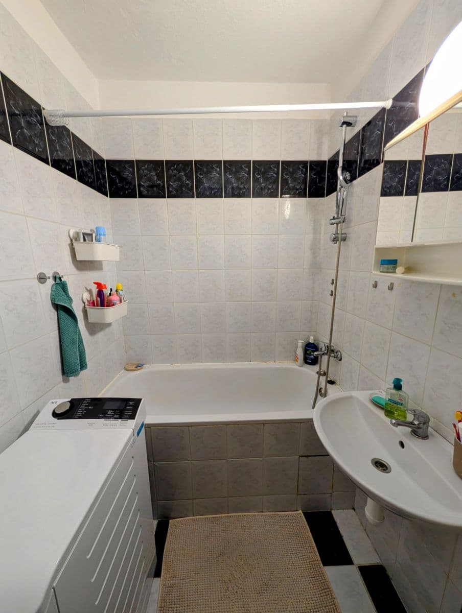 Prenájom bytu 2-izbový 52 m², Hronská, Podunajské Biskupice, Bratislavský kraj Prenájom bytu 2-izbový 52 m², Hronská, Podunajské Biskupice, Bratislavský kraj