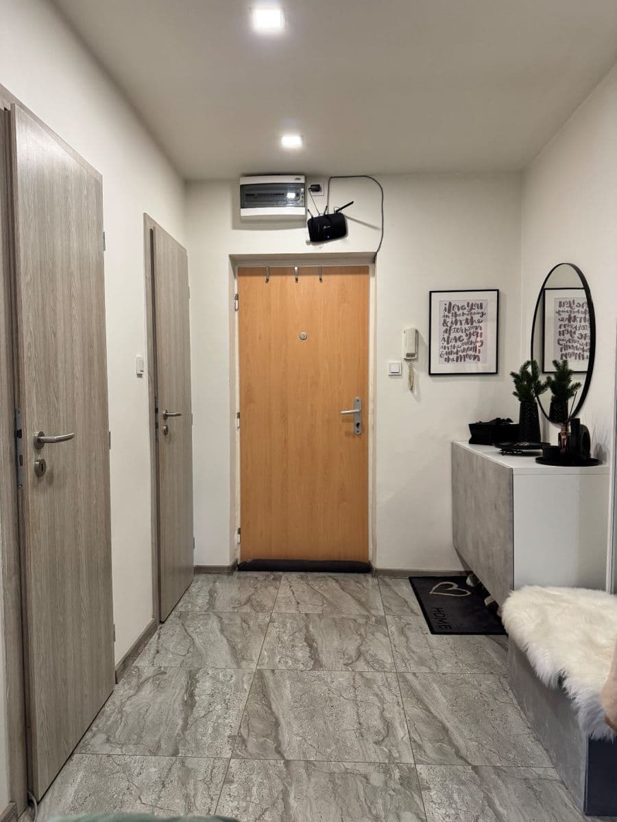 Prenájom bytu 2-izbový 55 m², Školská, Karviná, Moravskoslezský kraj Prenájom bytu 2-izbový 55 m², Školská, Karviná, Moravskoslezský kraj