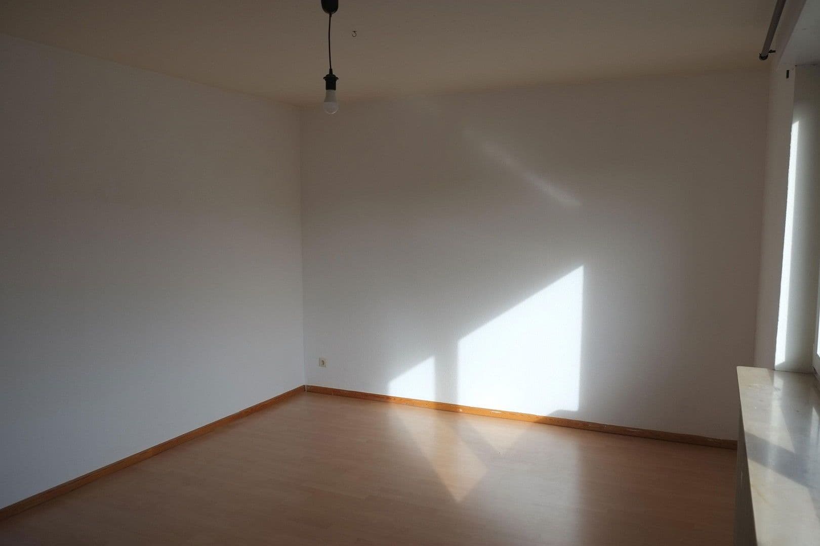 Prenájom bytu 2-izbový 57 m², Mannheim, Bádensko-Wurttembersko Prenájom bytu 2-izbový 57 m², Mannheim, Bádensko-Wurttembersko