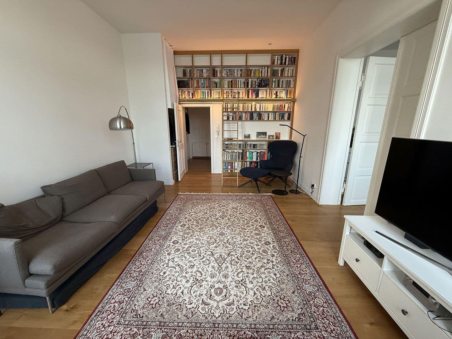 Predaj bytu 2-izbový 94 m², Alexandrinenstraße, Schwerin, Meklenbursko-Predpomoransko Predaj bytu 2-izbový 94 m², Alexandrinenstraße, Schwerin, Meklenbursko-Predpomoransko