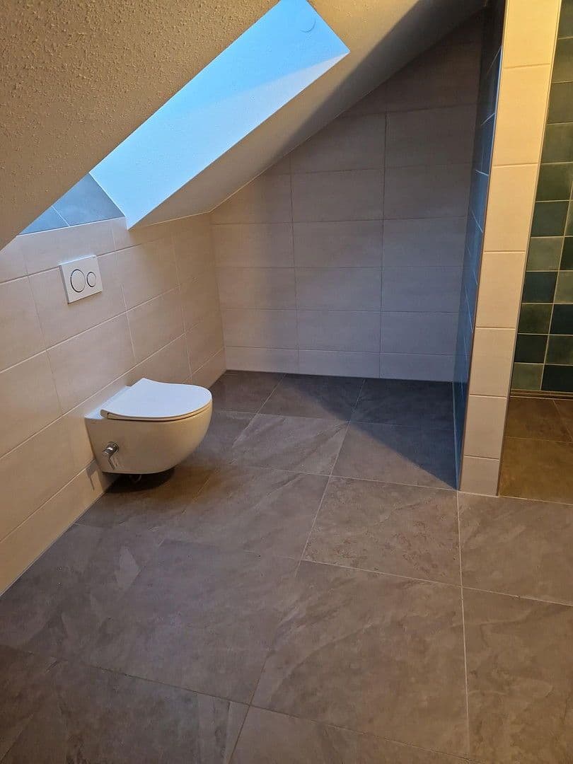 Prenájom bytu 3-izbový 90 m², Hardthausen am Kocher, Bádensko-Wurttembersko Prenájom bytu 3-izbový 90 m², Hardthausen am Kocher, Bádensko-Wurttembersko