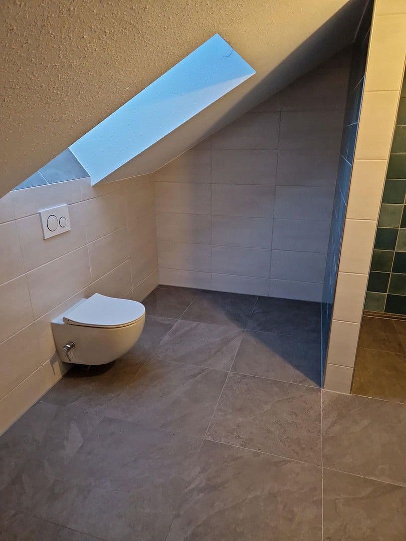 Prenájom bytu 3-izbový 90 m², Hardthausen am Kocher, Bádensko-Wurttembersko Prenájom bytu 3-izbový 90 m², Hardthausen am Kocher, Bádensko-Wurttembersko