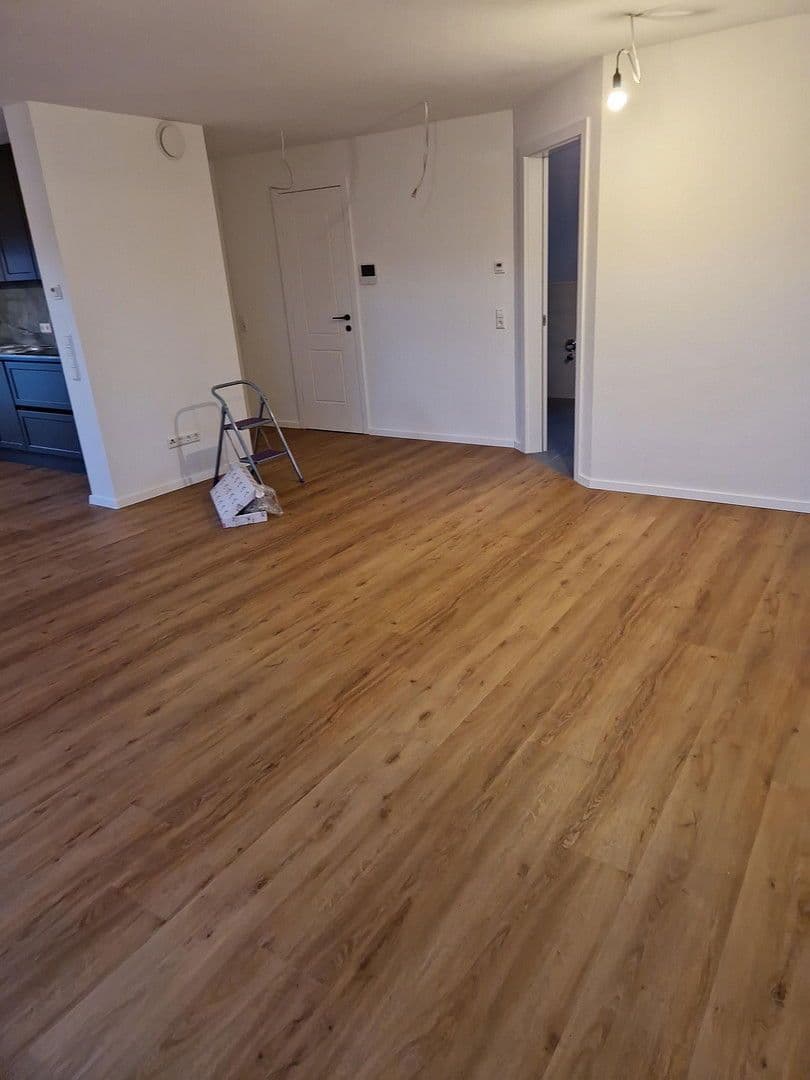 Prenájom bytu 3-izbový 90 m², Hardthausen am Kocher, Bádensko-Wurttembersko Prenájom bytu 3-izbový 90 m², Hardthausen am Kocher, Bádensko-Wurttembersko