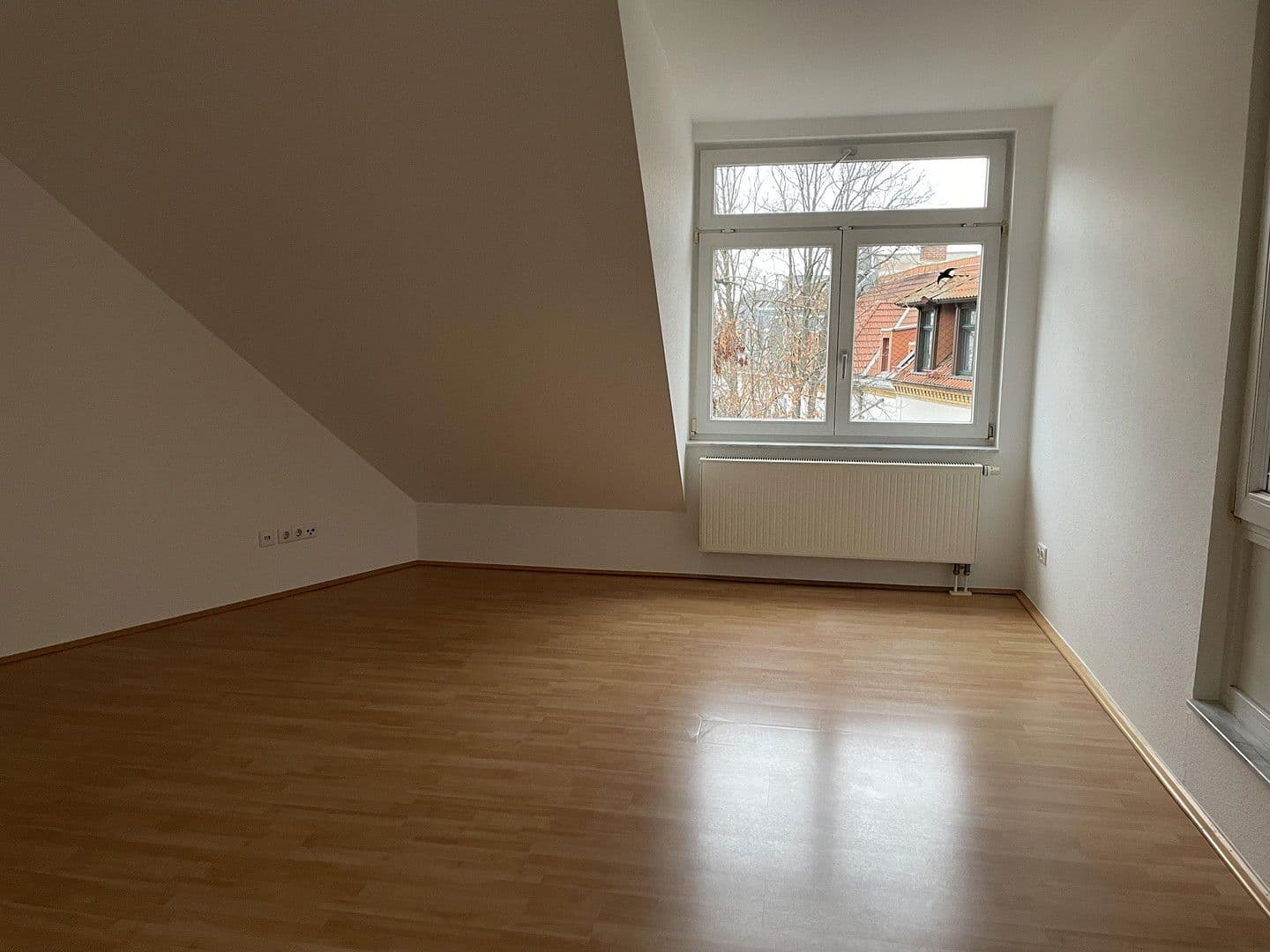 Prenájom bytu 5-izbový 175 m², Dufourstrasse 4, Leipzig, Sasko Prenájom bytu 5-izbový 175 m², Dufourstrasse 4, Leipzig, Sasko