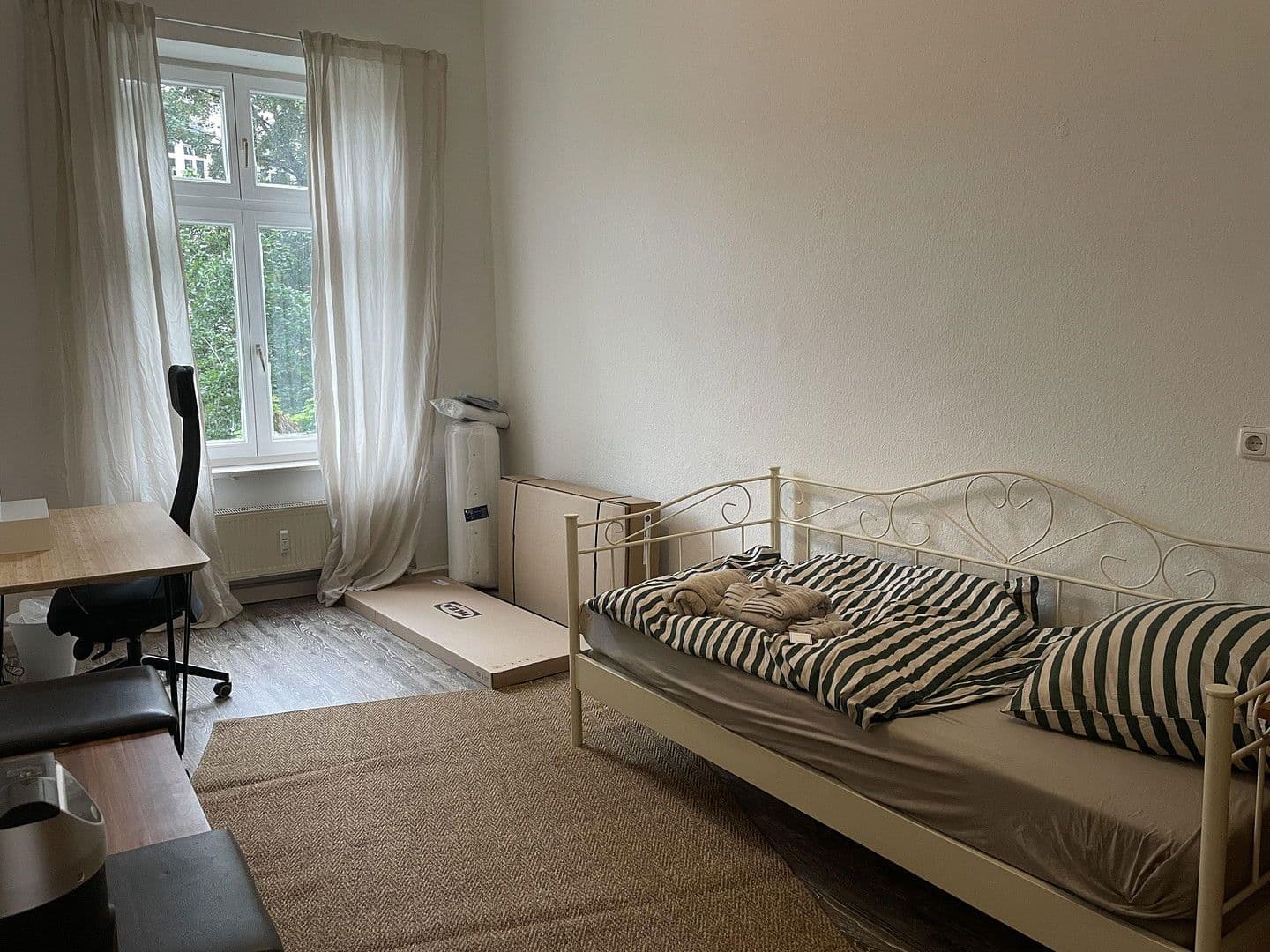 Prenájom bytu 3-izbový 100 m², Riemannstrasse 28, Leipzig, Sasko Prenájom bytu 3-izbový 100 m², Riemannstrasse 28, Leipzig, Sasko