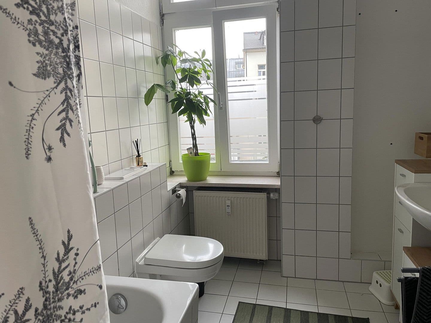 Prenájom bytu 3-izbový 100 m², Riemannstrasse 28, Leipzig, Sasko Prenájom bytu 3-izbový 100 m², Riemannstrasse 28, Leipzig, Sasko