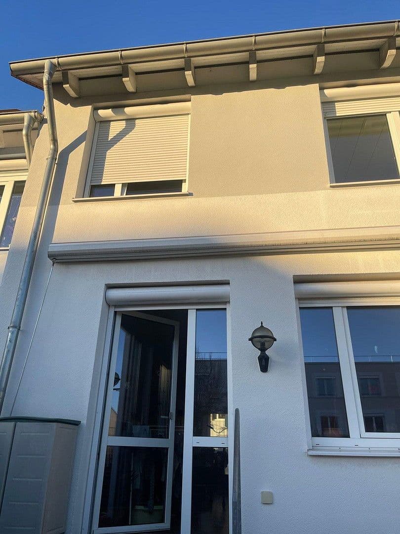 Predaj domu 134 m², pozemek 150 m², Stuttgart, Bádensko-Wurttembersko Predaj domu 134 m², pozemek 150 m², Stuttgart, Bádensko-Wurttembersko