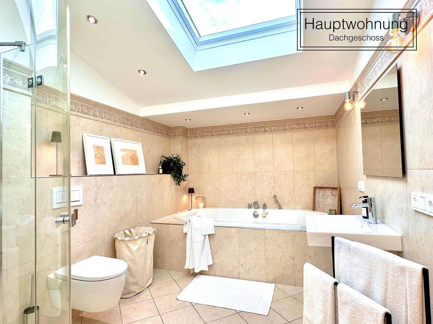 Predaj domu 384 m², pozemek 970 m², Mannebach, Porýnie-Falcko Predaj domu 384 m², pozemek 970 m², Mannebach, Porýnie-Falcko