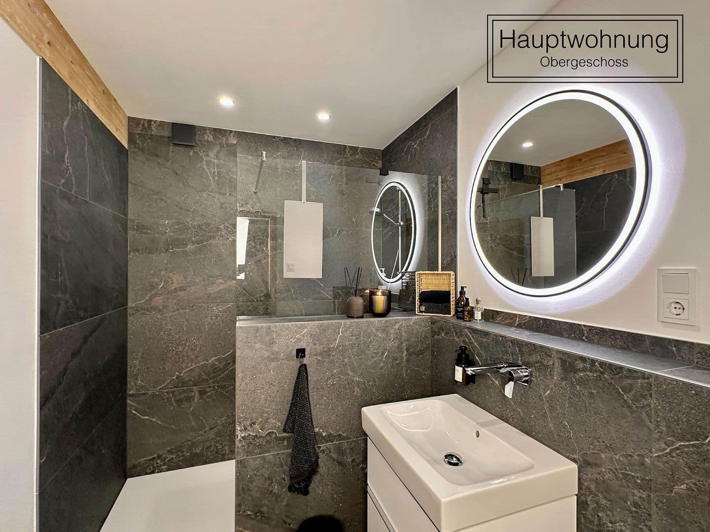 Predaj domu 384 m², pozemek 970 m², Mannebach, Porýnie-Falcko Predaj domu 384 m², pozemek 970 m², Mannebach, Porýnie-Falcko