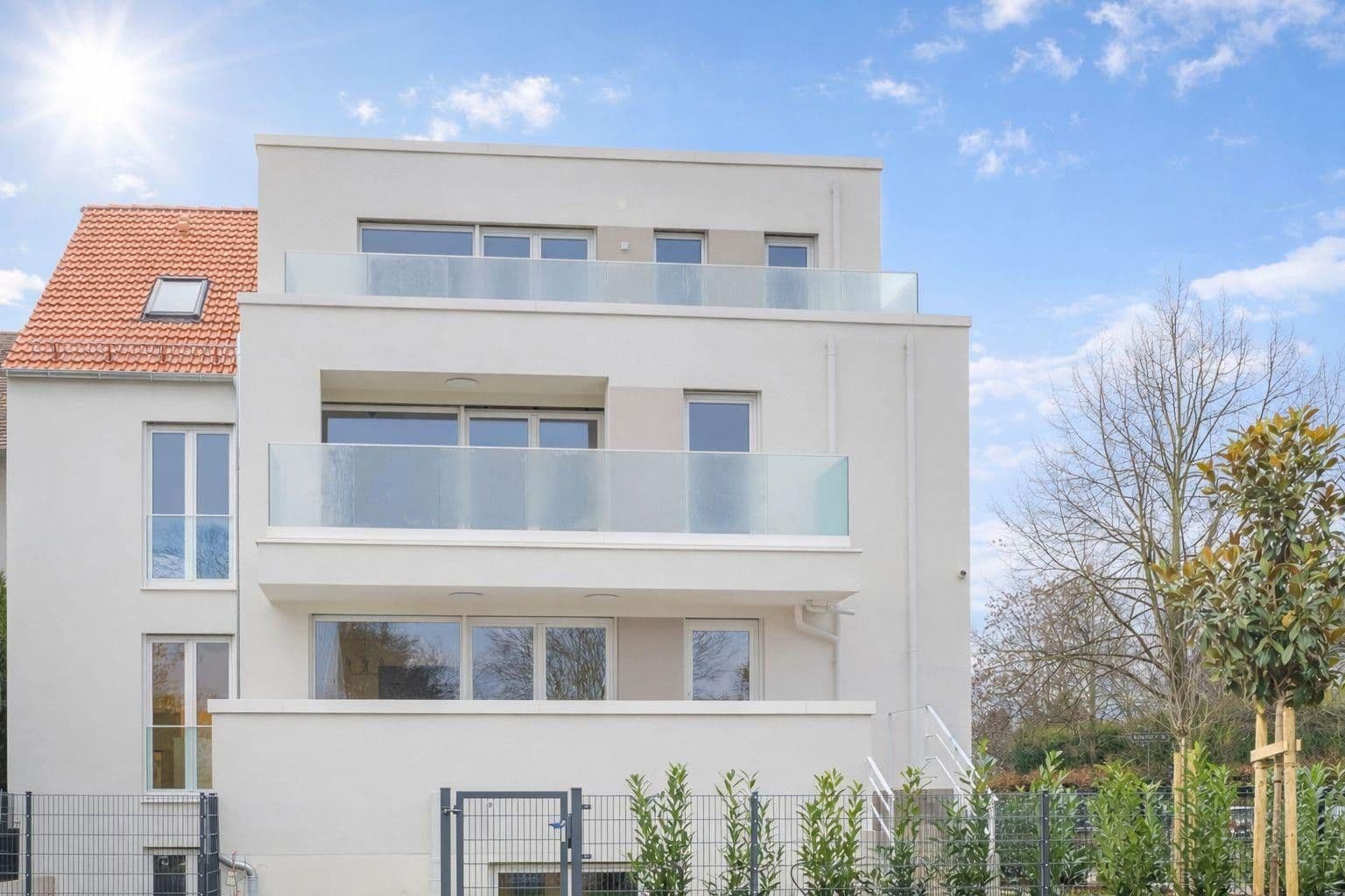 Prenájom bytu 3-izbový 105 m², Frankfurt am Main, Hesensko Prenájom bytu 3-izbový 105 m², Frankfurt am Main, Hesensko